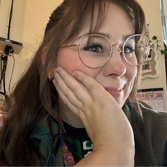 Meet your Posher, Hope - Picture 2 of 3